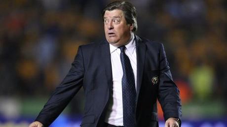 Herrera fue insultado por aficionado Herrera fue insultado por aficionado