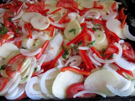 Besugo al horno con patatas y verduras