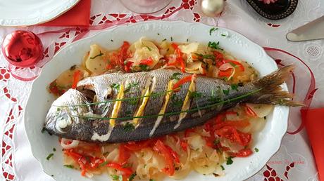 Besugo al horno con patatas y verduras