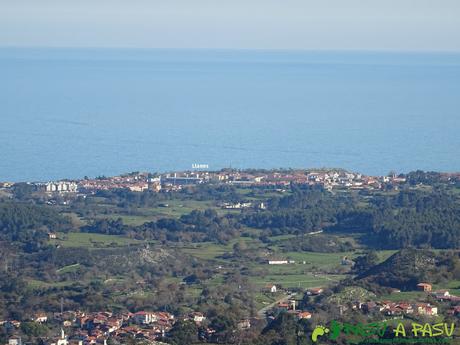 Vista de Llanes desde Collado la Prida