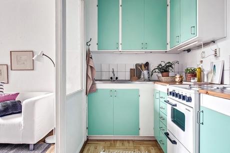 Mini estudio con cocina color mint