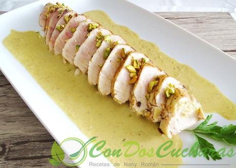 Atún a la plancha con salsa de pistachos