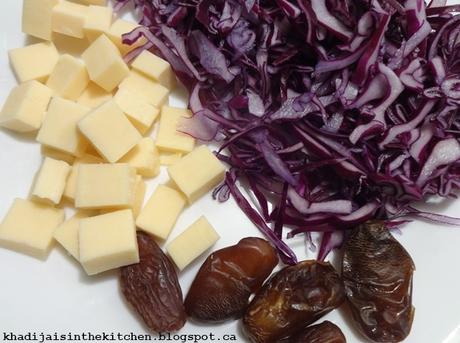 SALADE DE CHOU ROUGE, FROMAGE CHEDDAR ET DATES / DATES, CHEDDAR CHEESE AND RED CABBAGE SALAD / ENSALADA DE REPELLO ROJO, QUESO CHEDDAR Y DÁTILES /سلطة الملفوف الاحمر ، جبن الشيدار و التمر