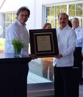 Inaugura dos hoteles y da inicio a la construcción de otro proyecto en Pto Pta