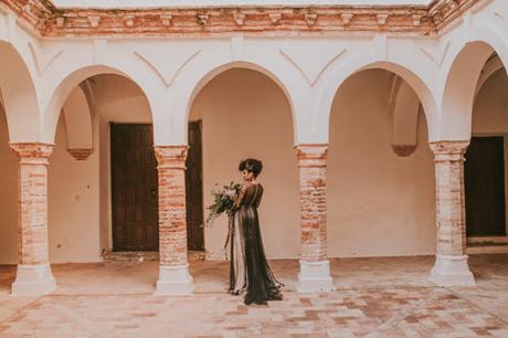 Adiós 2017...Negro y Dorado, una novia diferente Adiós 2017...Negro y Dorado, una novia diferente