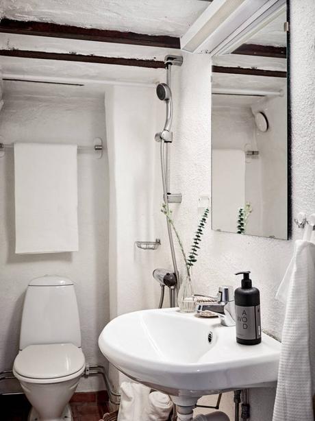 mini estudio mini ático estilo nórdico distribución diáfana decoración interiores decoración espacios pequeños cocina abierta aticos nordicos 