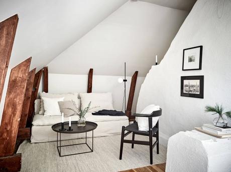 mini estudio mini ático estilo nórdico distribución diáfana decoración interiores decoración espacios pequeños cocina abierta aticos nordicos 