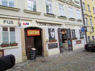 Memoriales de John Lennon y Michael Jackson en Praga y Múnich