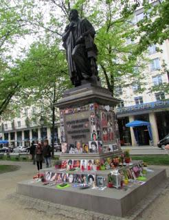 Memoriales de John Lennon y Michael Jackson en Praga y Múnich