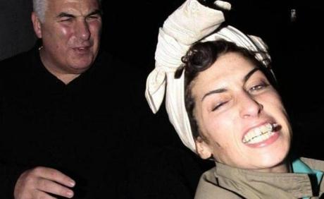 Padre de Amy Winehouse siente que “el espíritu de su hija lo visita” #Paranormal