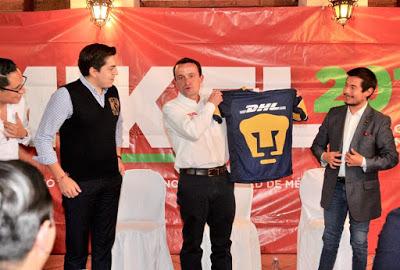 ESTUDIANTES DE LA UNAM SE QUEJAN ANTE MIKEL DE LA INSEGURIDAD, INMOVILIDAD Y CORRUPCIÓN DE LA CDMX