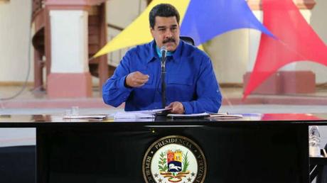 (Porque el pueblo se la pasa mamandini)  Maduro: El 6 de enero daré el #BonoDeReyes2018  de Bs 500 mil