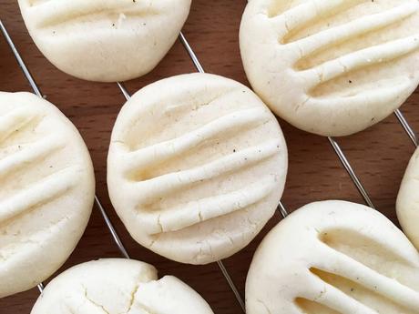 white cookies recetas delikatissen galletas sin gluten galletas secas galletas fáciles Galletas de Maizena galletas de leche condensada galletas caseras galletas blancas corn flour cookies 