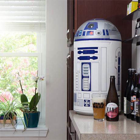 Un refrigerador de Star Wars R2 para los fanáticos de la guerra de las galaxias y las cervezas