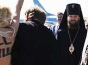 ¡¡Sacerdote católico niega sepultura bebé hereje!!