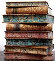 stack of books libros apilados