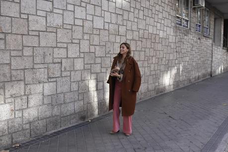 Pantalón de pana rosa