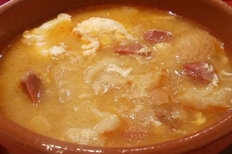 Sopa de ajo sencilla