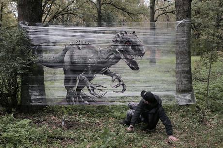Evgeny Ches el artista Ruso que pinta Dinosaurios y animales sobre envoltura de plástico
