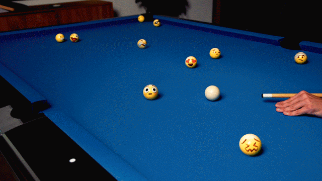 Pintó sus bolas de Pool y convirtió su simple Pool en un PoolMoji Pintó sus bolas de Pool y convirtió su simple Pool en un PoolMoji