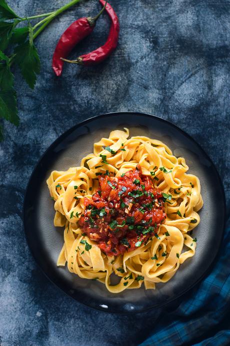 Tallarines de zanahoria con salsa arrabiata