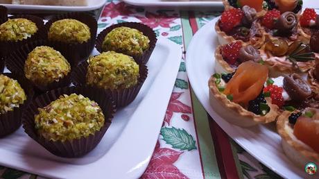 Bolas de queso y pistachos