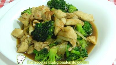 Receta de brócoli salteado con pollo y salsa de soja