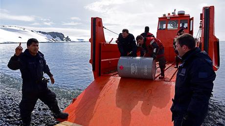 COMENZÓ EL APROVISIONAMIENTO DE LAS BASES ANTARTICAS ARGENTINAS