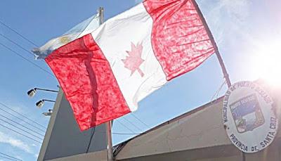 Municipios sin fondos: un intendente de vacaciones, acampe y una bandera de Canadá