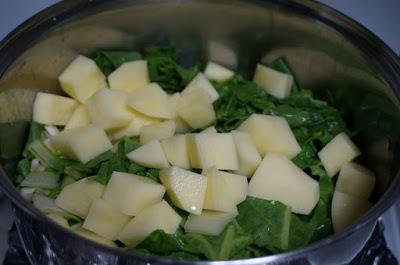 Acelgas con patatas y pimentón