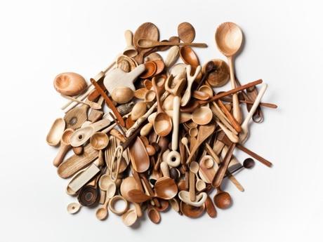 365 cucharas talladas en madera, 1 nuevo diseño al día.