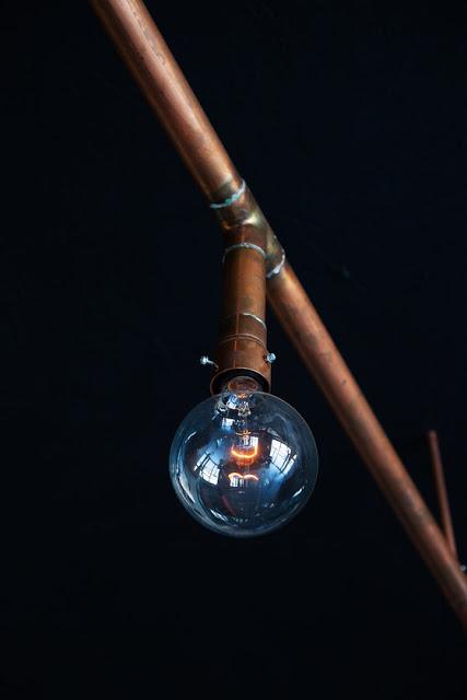 Aspecto industrial en este restaurante de Estocolmo Aspecto industrial en este restaurante de Estocolmo