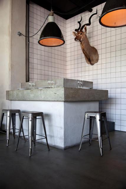 Aspecto industrial en este restaurante de Estocolmo Aspecto industrial en este restaurante de Estocolmo