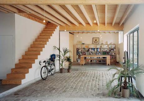 Un antiguo establo convertido en oficinas y taller.