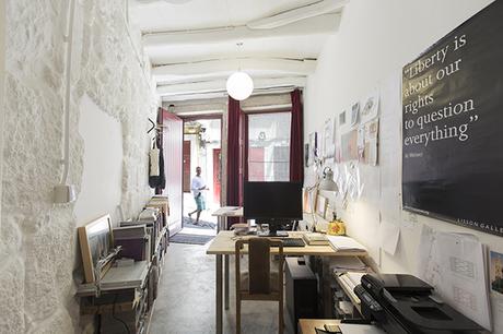 Un mini piso rehabilitado en Portugal, finalista de los premios FAD Un mini piso rehabilitado en Portugal, finalista de los premios FAD