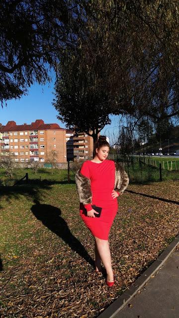 Sophisticated red dress ~ Curvy & Plus size woman