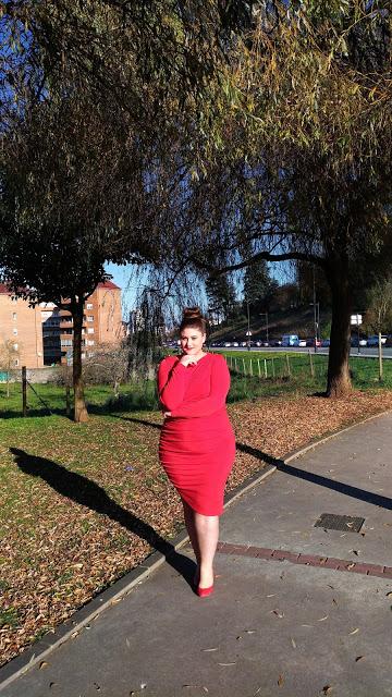 Sophisticated red dress ~ Curvy & Plus size woman