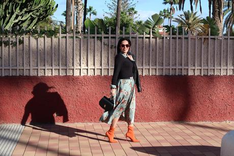 botines-naranjas-mango-streetstyle