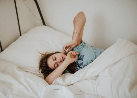 Problemas del sueño y los pensamientos repetitivos negativos Problemas del sueño y los pensamientos repetitivos negativos
