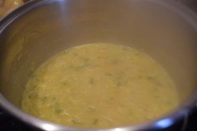 Albóndigas de Chocos en Salsa de Almendras con  Gambas y Langostinos