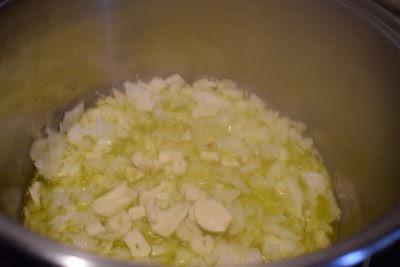 Albóndigas de Chocos en Salsa de Almendras con  Gambas y Langostinos