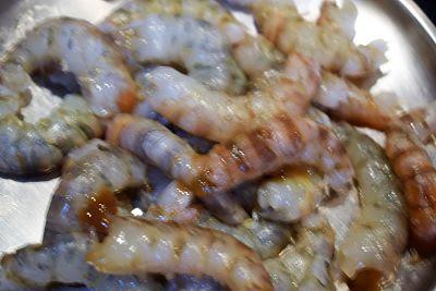 Albóndigas de Chocos en Salsa de Almendras con Gambas y Langostinos Albóndigas de Chocos en Salsa de Almendras con Gambas y Langostinos