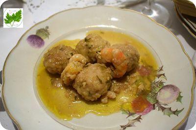 Albóndigas de Chocos en Salsa de Almendras con Gambas y Langostinos albóndigas_chocos