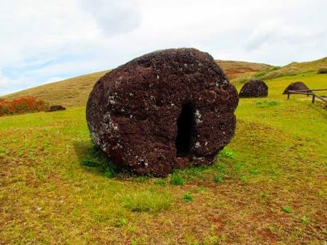Puna Pao. La cantera de los pukao. Rapa Nui Puna Pao. La cantera de los pukao. Rapa Nui