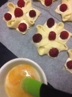 PASTELITOS DE HOJALDRE MASCARPONE Y FRAMBUESAS