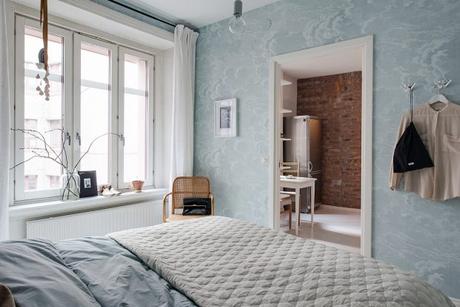 blue wall bedroom