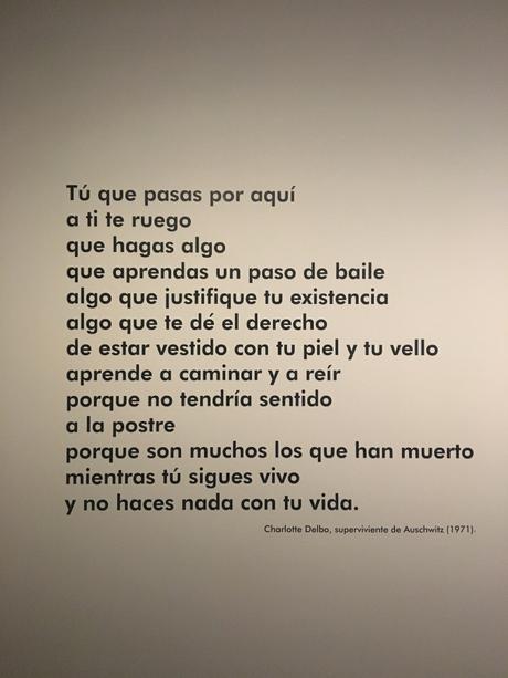 Auschwitz. No hace mucho. No muy lejos. Auschwitz. No hace mucho. No muy lejos.