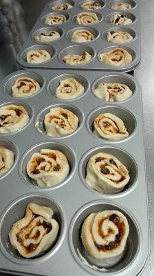 BOLLOS CON DULCE DE LECHE