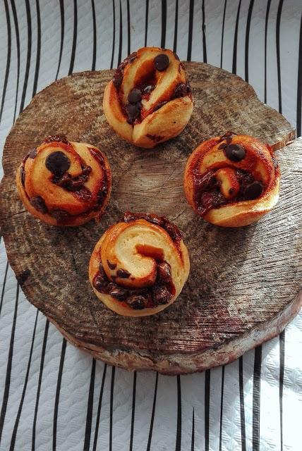 BOLLOS CON DULCE DE LECHE