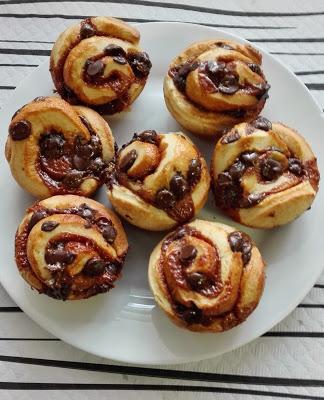 BOLLOS CON DULCE DE LECHE